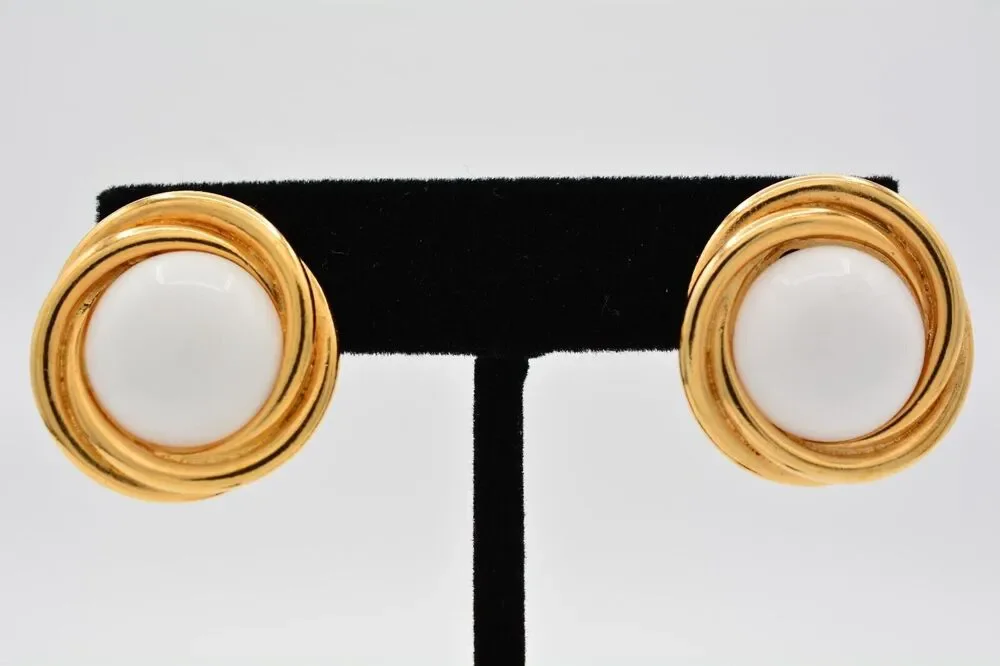 Vintage Round Stud Earrings Pure White Bead Cabochon Gold Tone Chunky 1980s 9L